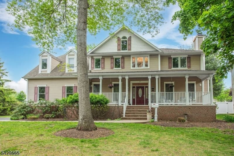 37 Thomas Ter, Wayne Township