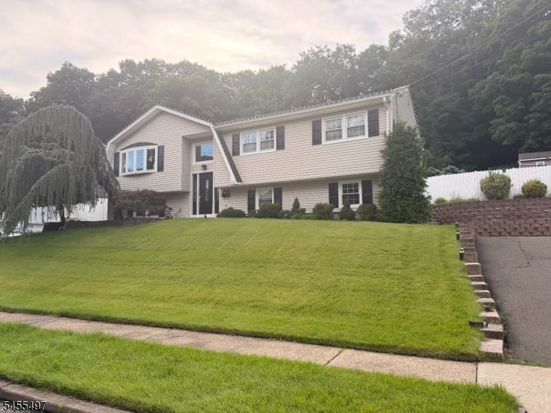 110 Avenue C, Haledon Borough