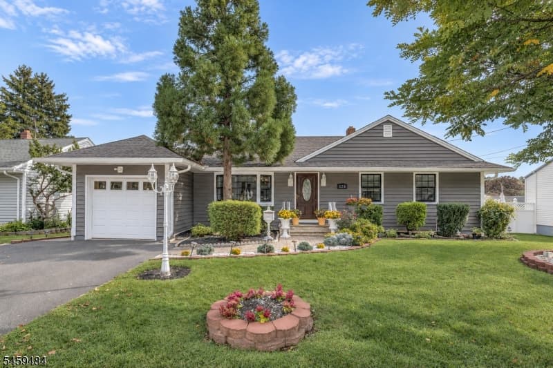 528 Conant St, Hillside Township