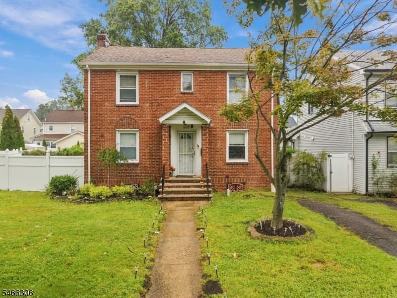 307 Conant St, Hillside Township