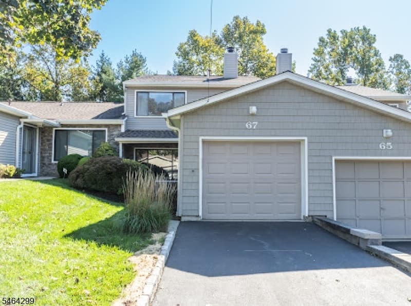 67 Glenview Dr, West Orange Township