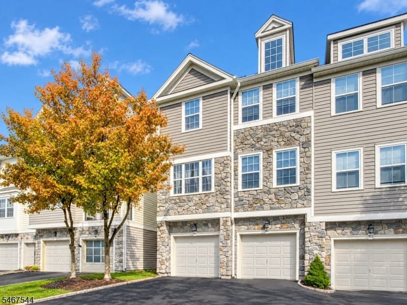 105 George Russell Way, Clifton City