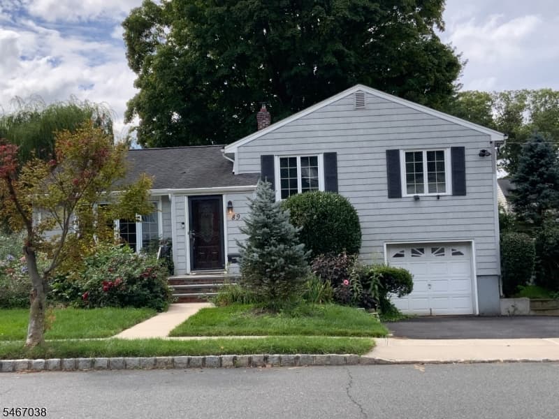 89 Hawthorne Ave, Springfield Township