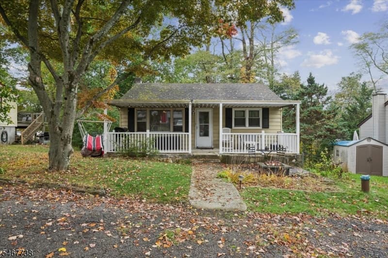 8 Center St, Hopatcong Borough