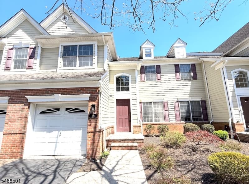 5 Magnolia Ln, Cedar Grove Township