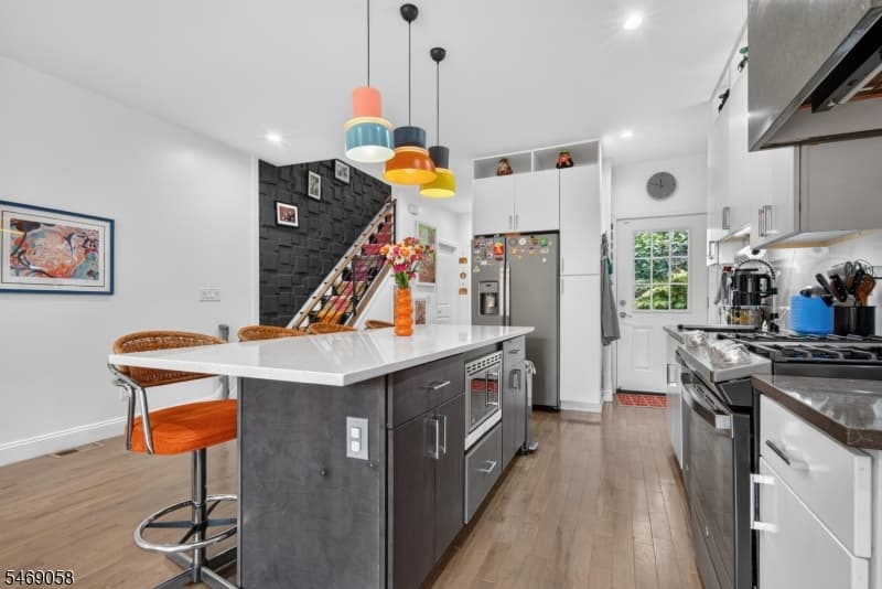 106 Astor Pl, lead photo