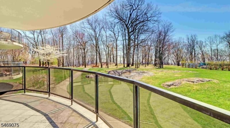 2 Claridge Dr. 1LE, Verona Township