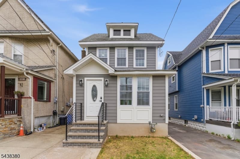 579 Newark Ave, Kenilworth Borough