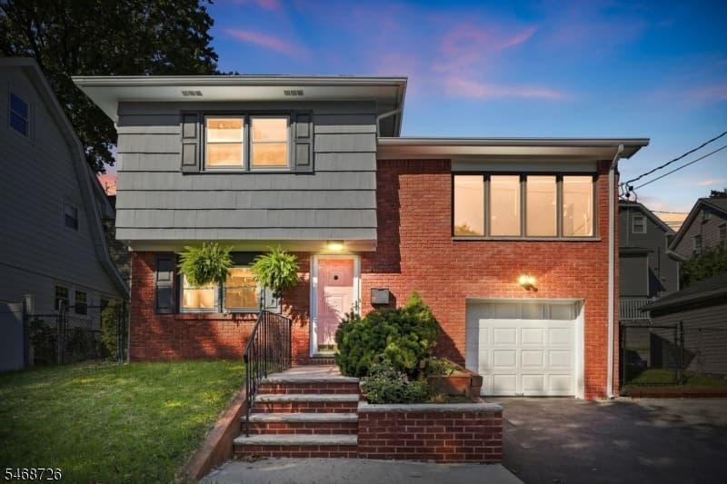 11 Freeman Pl, West Orange Township