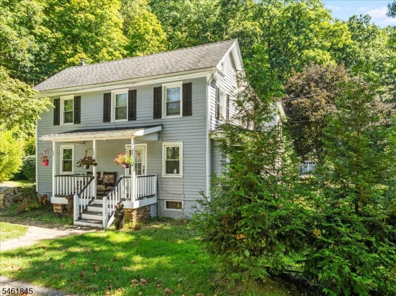 210 York Rd, lead photo