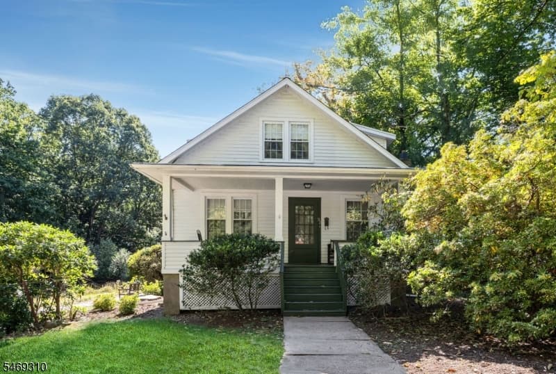 32 Mulder Ln, Midland Park Borough