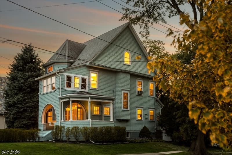 39 Oberlin St, Maplewood Township