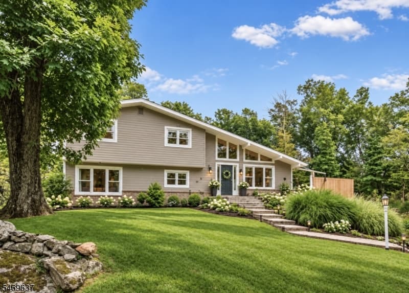 758 W Shore Trl, Byram Township