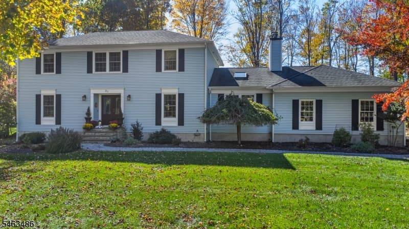 21 Powhatatan Way, Mount Olive Township