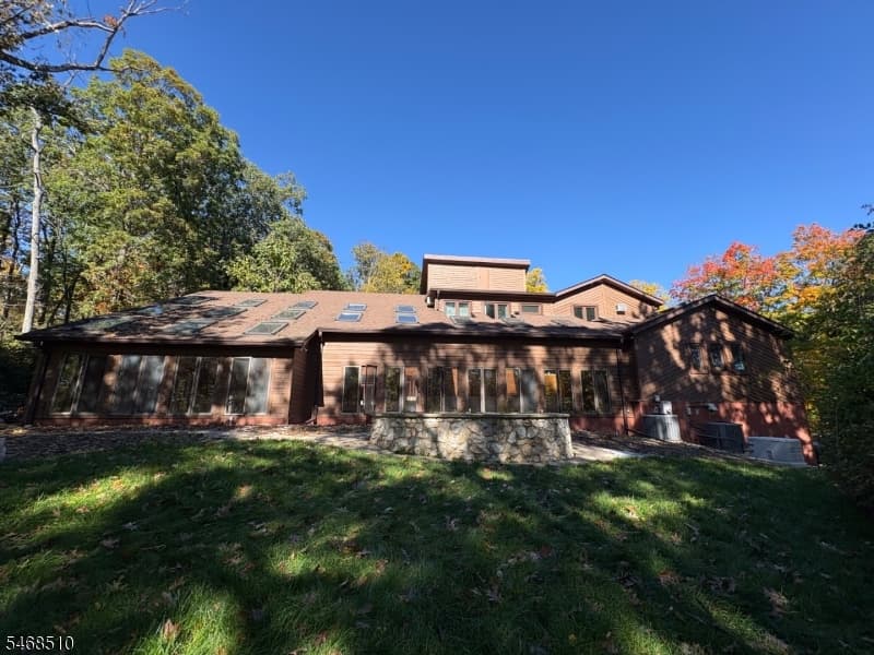 34 Lord William Penn Dr, Morris Township