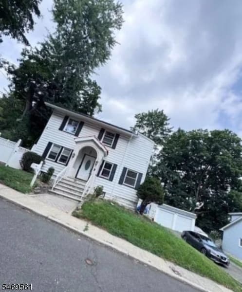 50 Ridgehurst Rd, West Orange Township