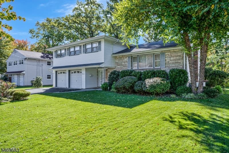 14 Woodside Rd, Springfield Township