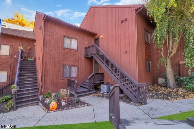 6 Baily Bunion Ct #7, Vernon Township