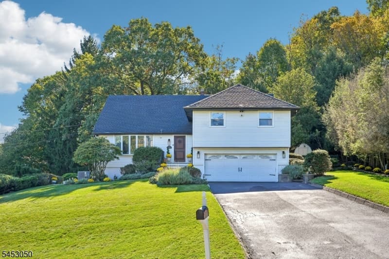 42 Emeline Dr, Hawthorne Borough