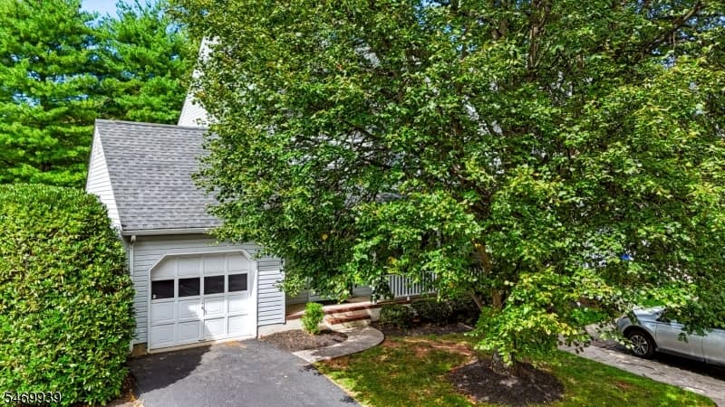 48 Kingswood Rd, Branchburg Township