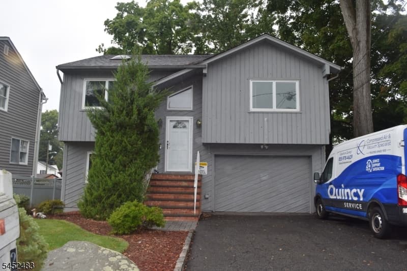 27 3Rd Ave, Roseland Borough