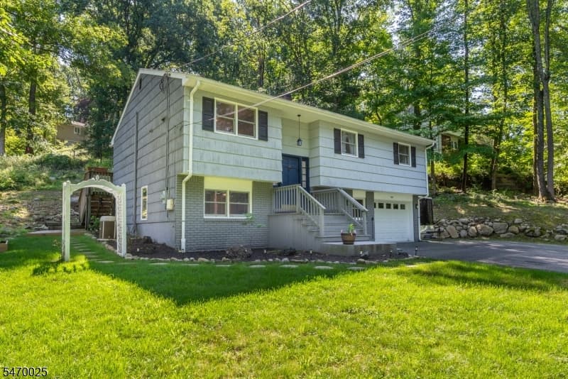 104 Ford Rd, Denville Township