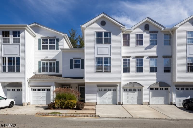 7 Caroline Foster Ct, Morris Township
