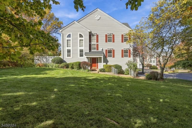 10 Knox Ct, Bernards Township