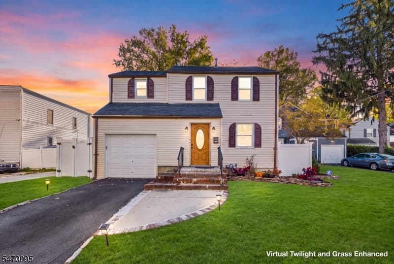 364 Isabella Ave, lead photo