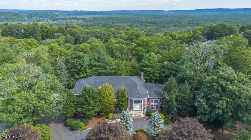 18 Nathan Dr, Montville Township