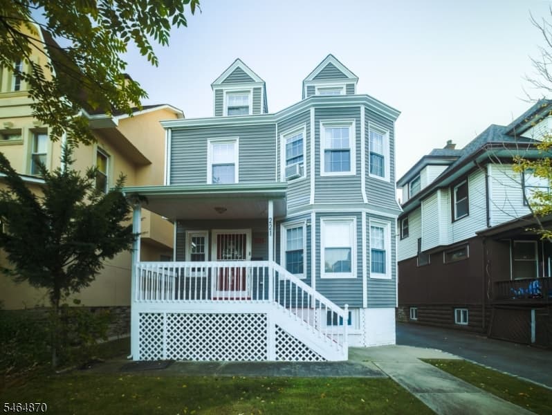 221 Rutledge Ave, East Orange City