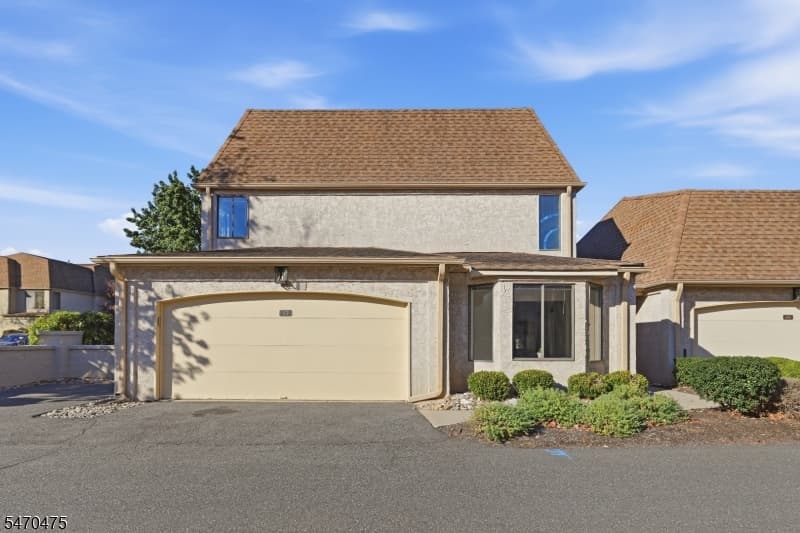 17 Park Gate Dr, Edison Township