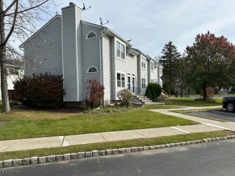 31 Village Dr #31, Hamburg Borough