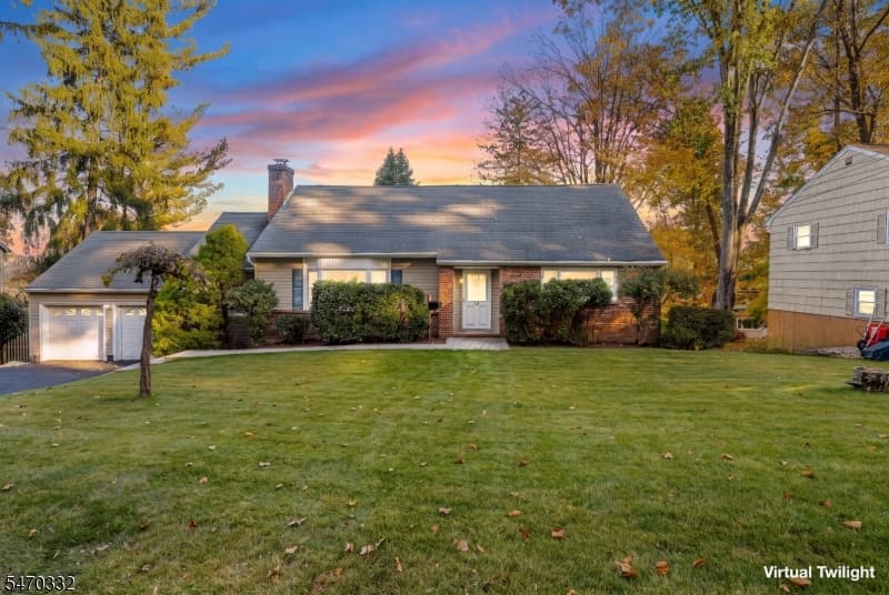 12 Woodlawn Dr, lead photo