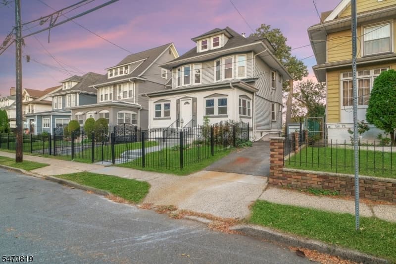 773 Clifton Ave, Newark City