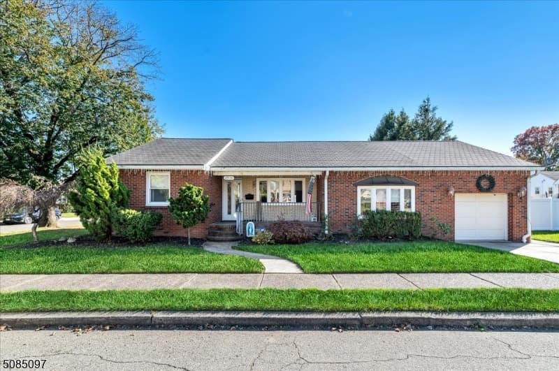29 Raphael St, Fair Lawn Borough