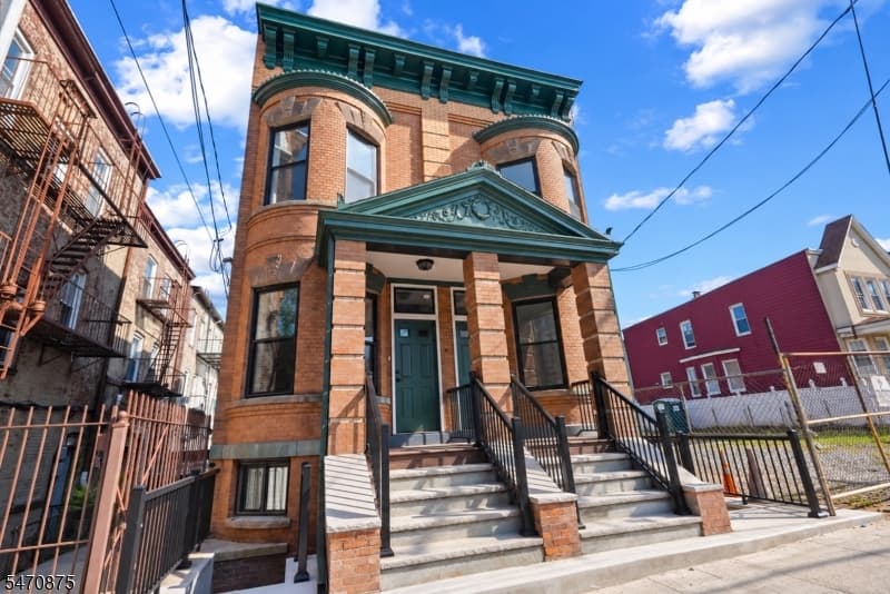 124 Lexington Ave, Jersey City