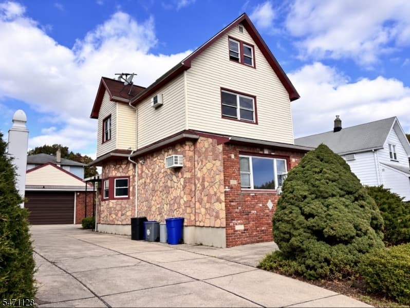 15 Enoch St, East Rutherford Borough