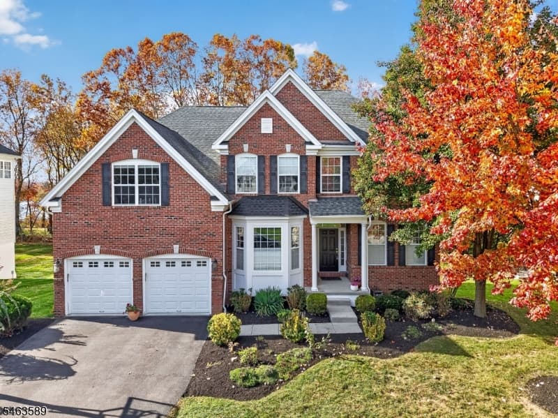 43 Crestview Dr, Clinton Township