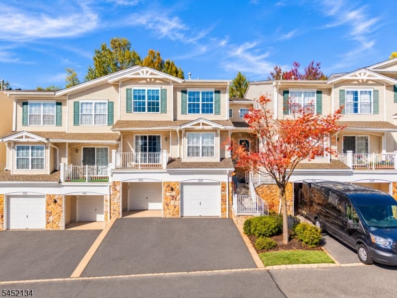 1008 Robin Ct, lead photo