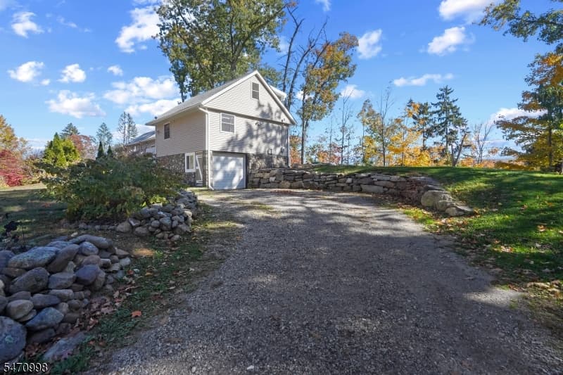 2 Kushaqua Trl, West Milford Township