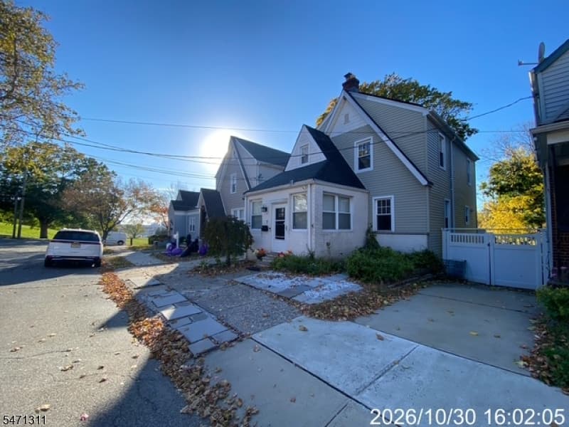 7 William, Kearny Town
