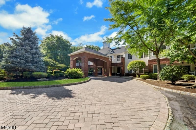 100 Ridgewood Rd #215, Washington Township