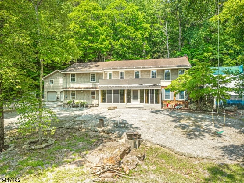90 Emmans Rd, Roxbury Township