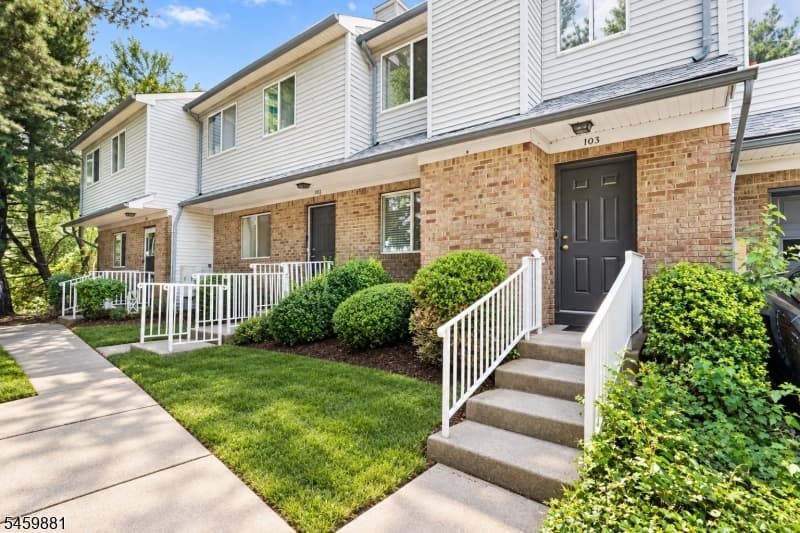 103 Orchard Meadows Dr, Union Township