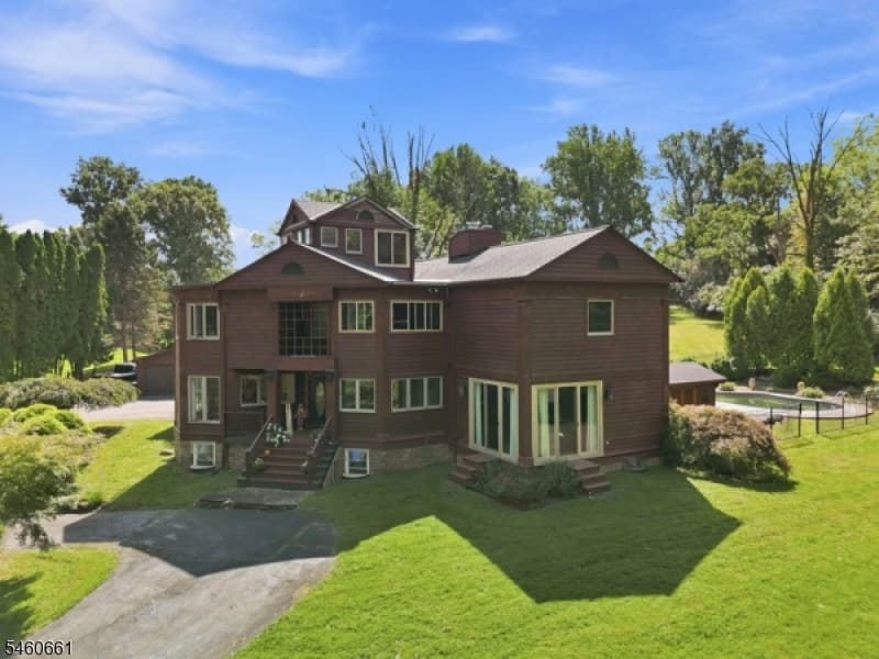 2814 River Rd, Harmony Township