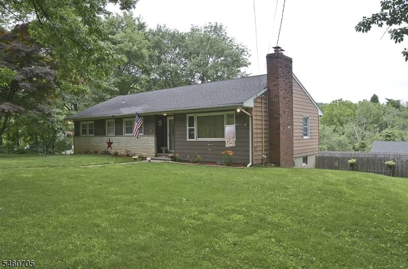 7 Salmon Lane, Roxbury Township