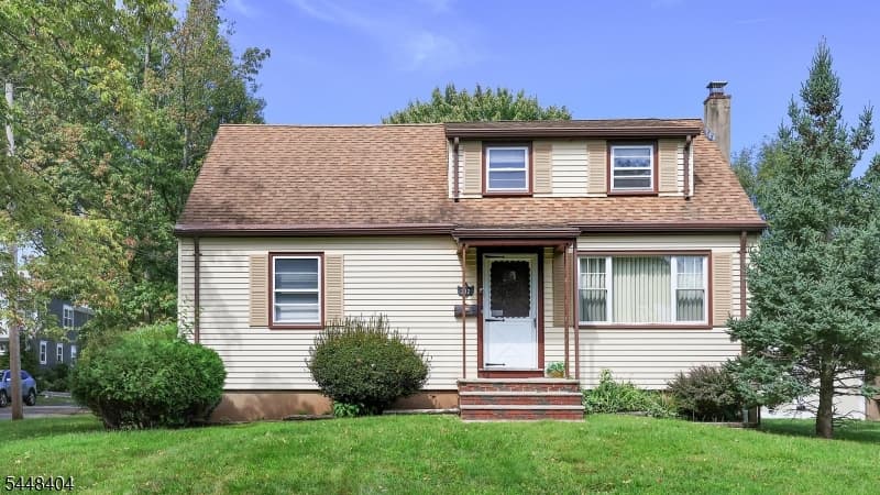 212 Stoughton Ave, Cranford Township