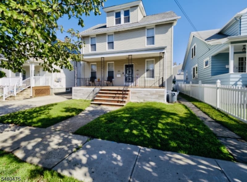 180 Monroe St, lead photo
