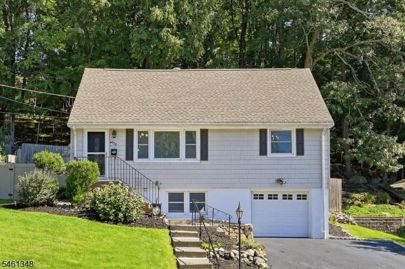138 Rafkind Rd, Bloomingdale Borough